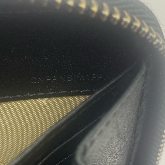 Burberry zippy large nova wallet in leather - Picture 9 of 9